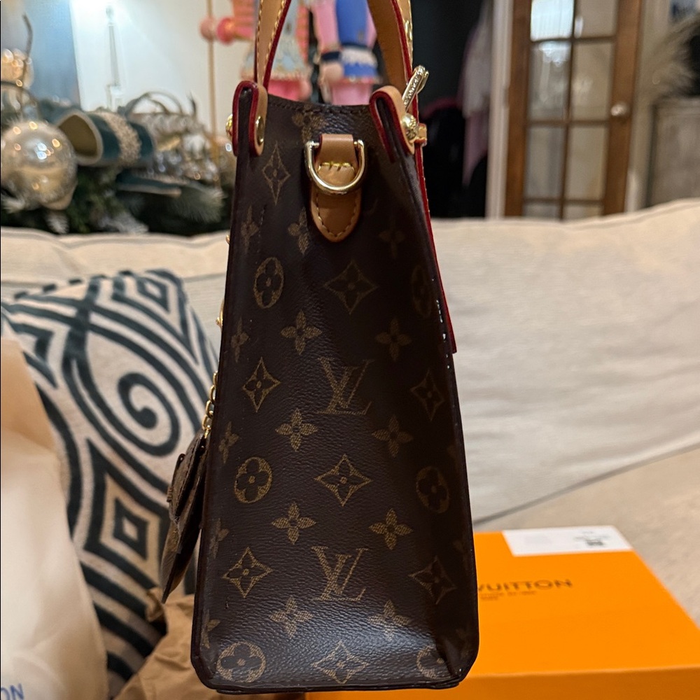 LV Designers Guild Dark Brown Monogram Tote - Picture 10 of 16